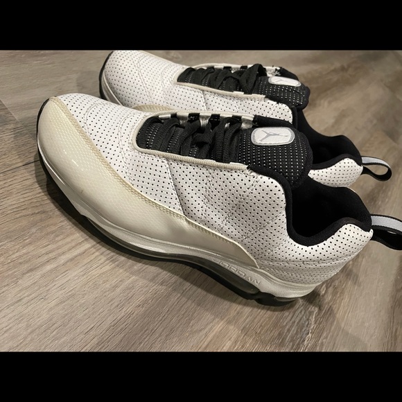 Air Jordan CMFT - Picture 2 of 3